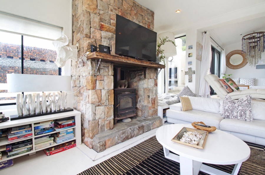 4 Bedroom Property for Sale in Misty Cliffs Western Cape